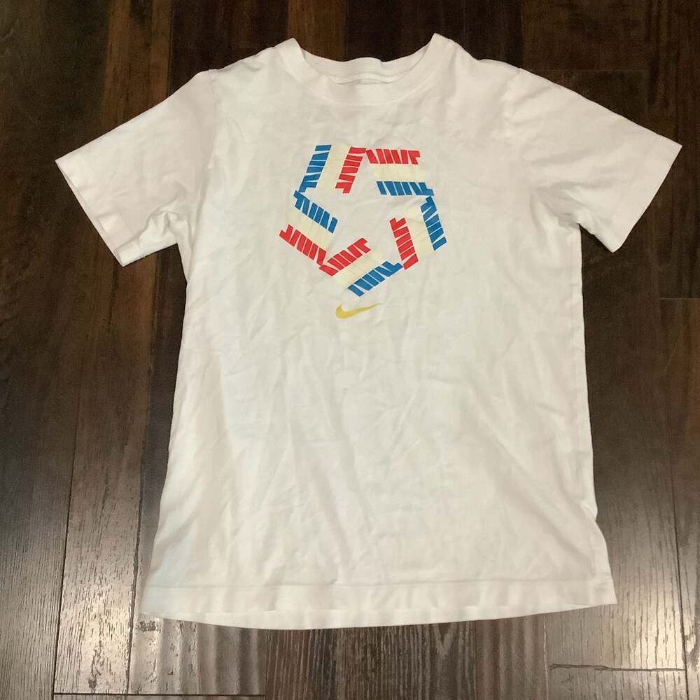 Nike Graphic T-Shirt With Red, White, and Blue Youth L Pentagonal Logo